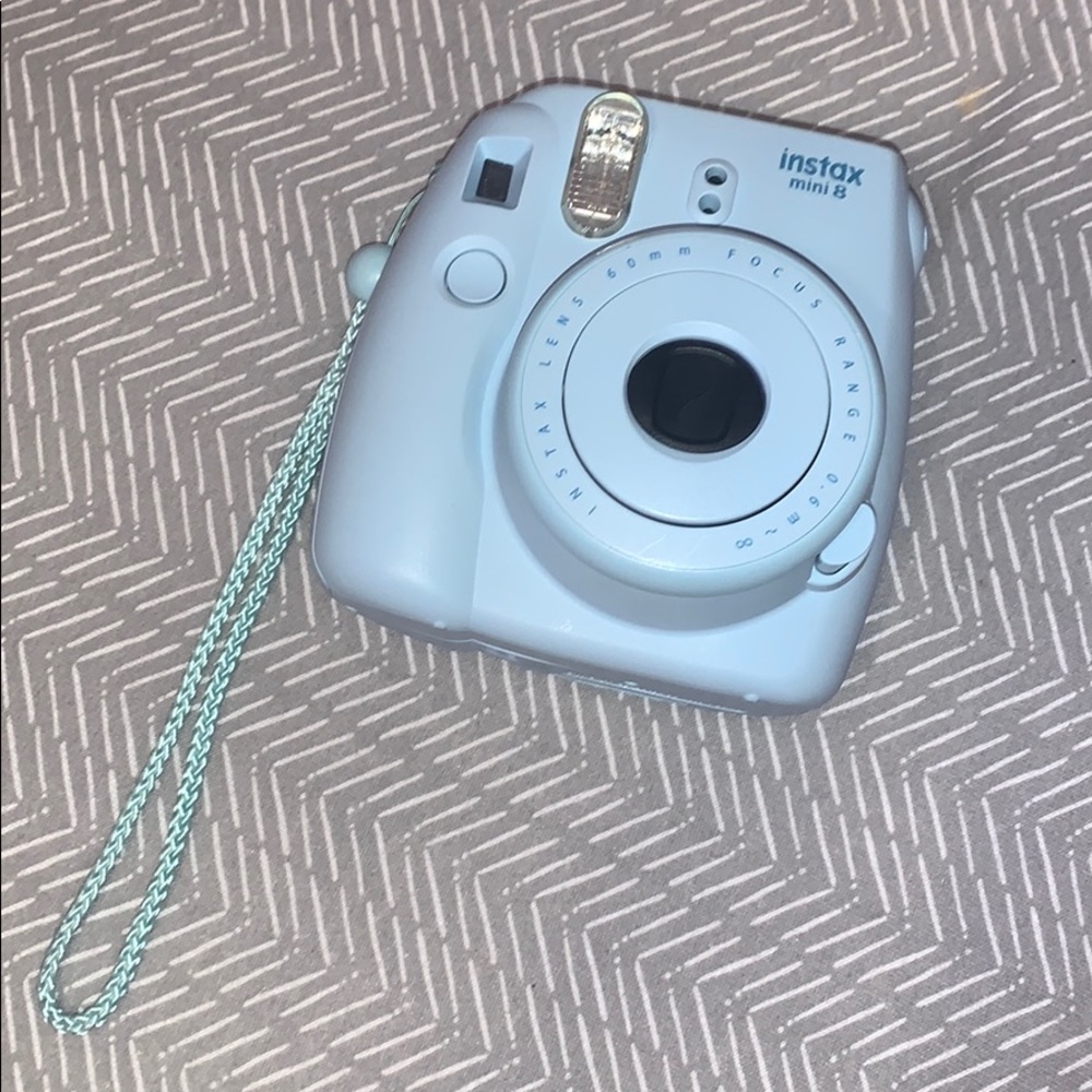 great condition sky blue polaroid instant mini 8